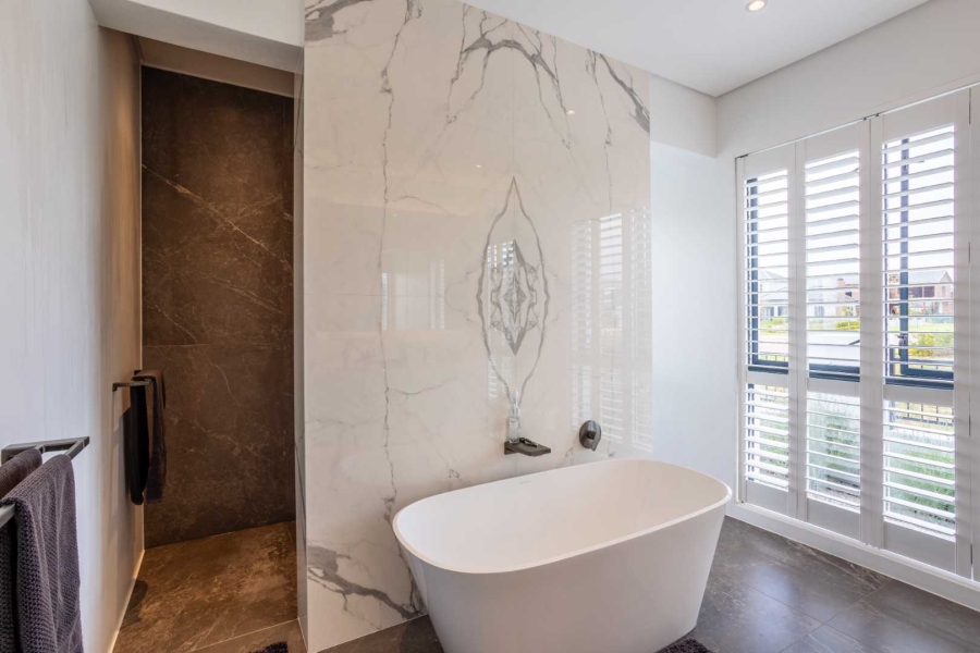 To Let 5 Bedroom Property for Rent in Val De Vie Estate Western Cape